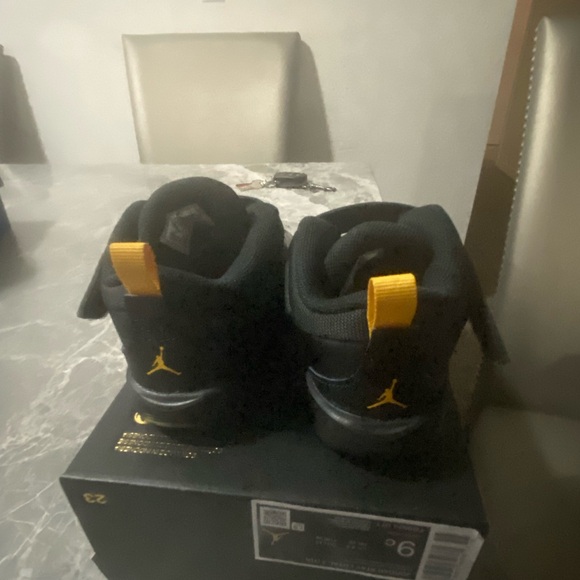 Nike Jordan shoes for kids size 9C 8.5 Uk - Picture 2 of 3